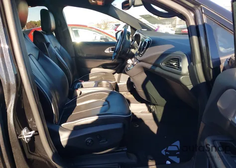 2018 Chrysler Pacifica Limited z USA, uszkodzony, nr VIN 2C4RC1GG6JR310894